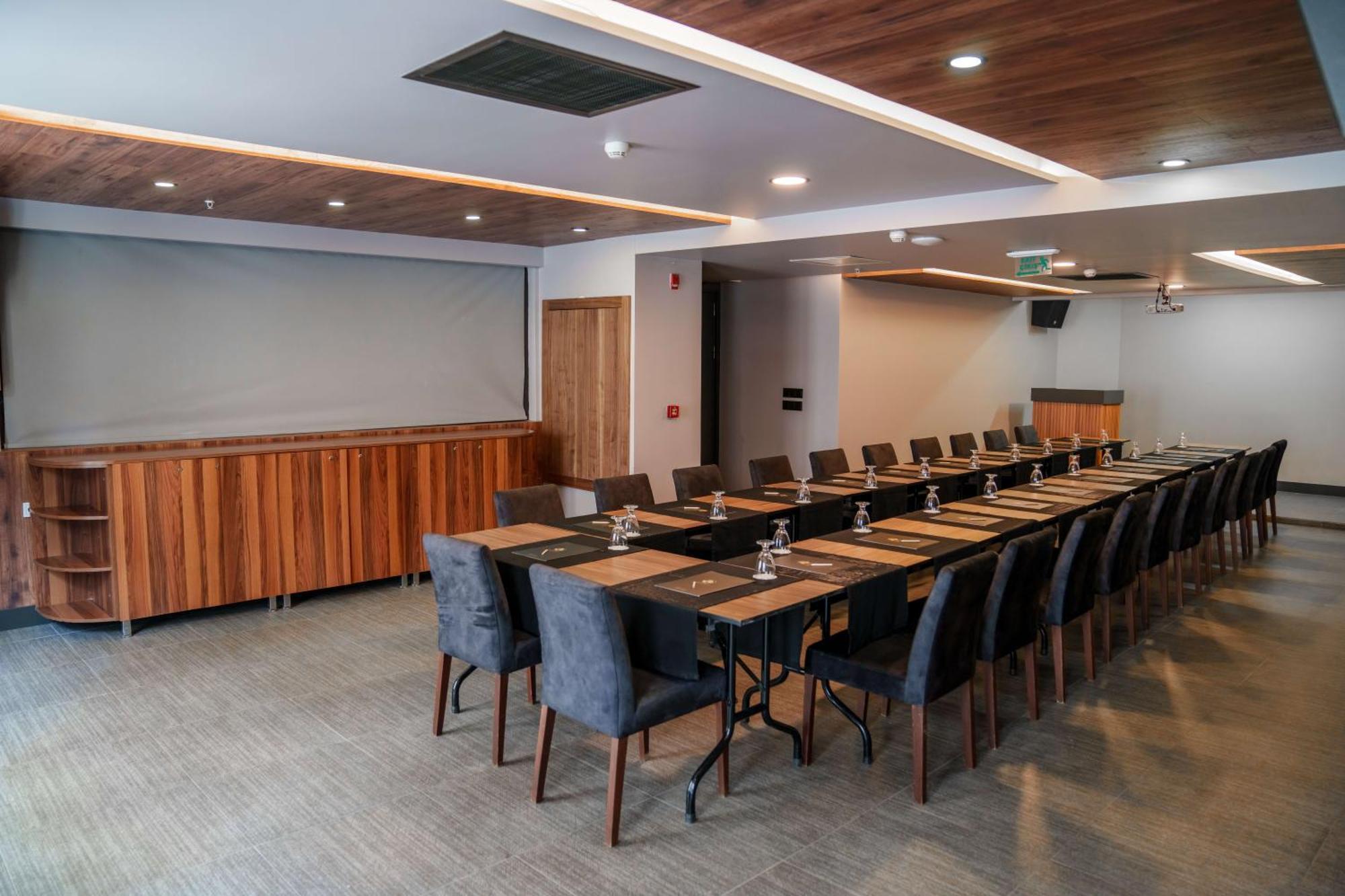 Sennacity Hotel Eskisehir Bagian luar foto