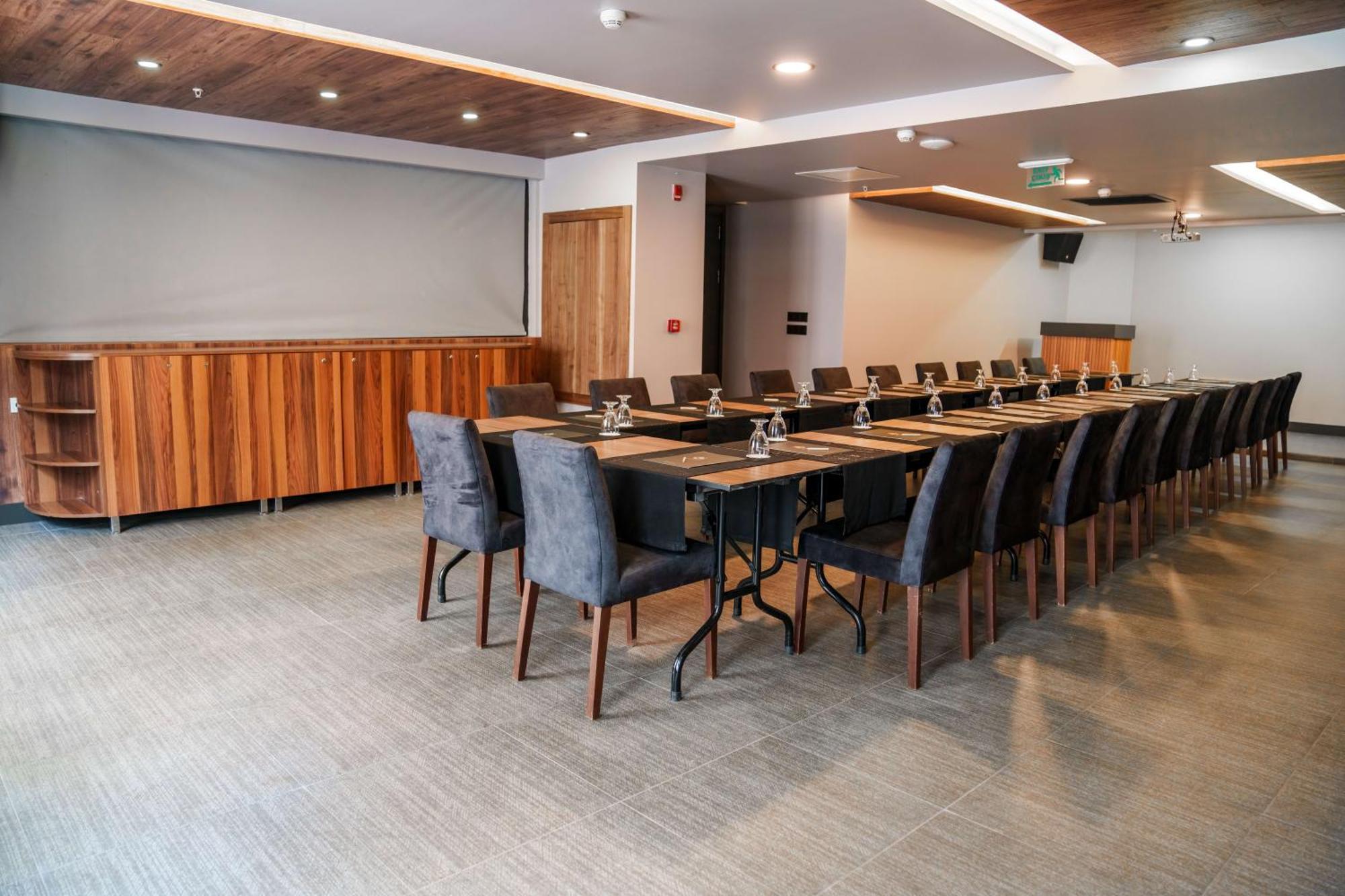 Sennacity Hotel Eskisehir Bagian luar foto