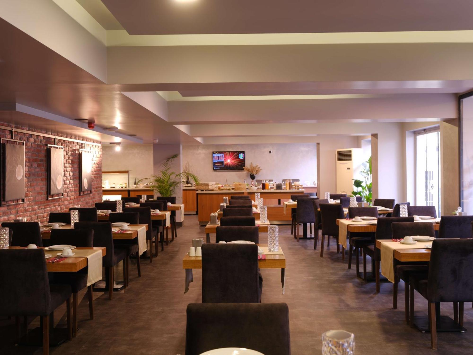 Sennacity Hotel Eskisehir Bagian luar foto