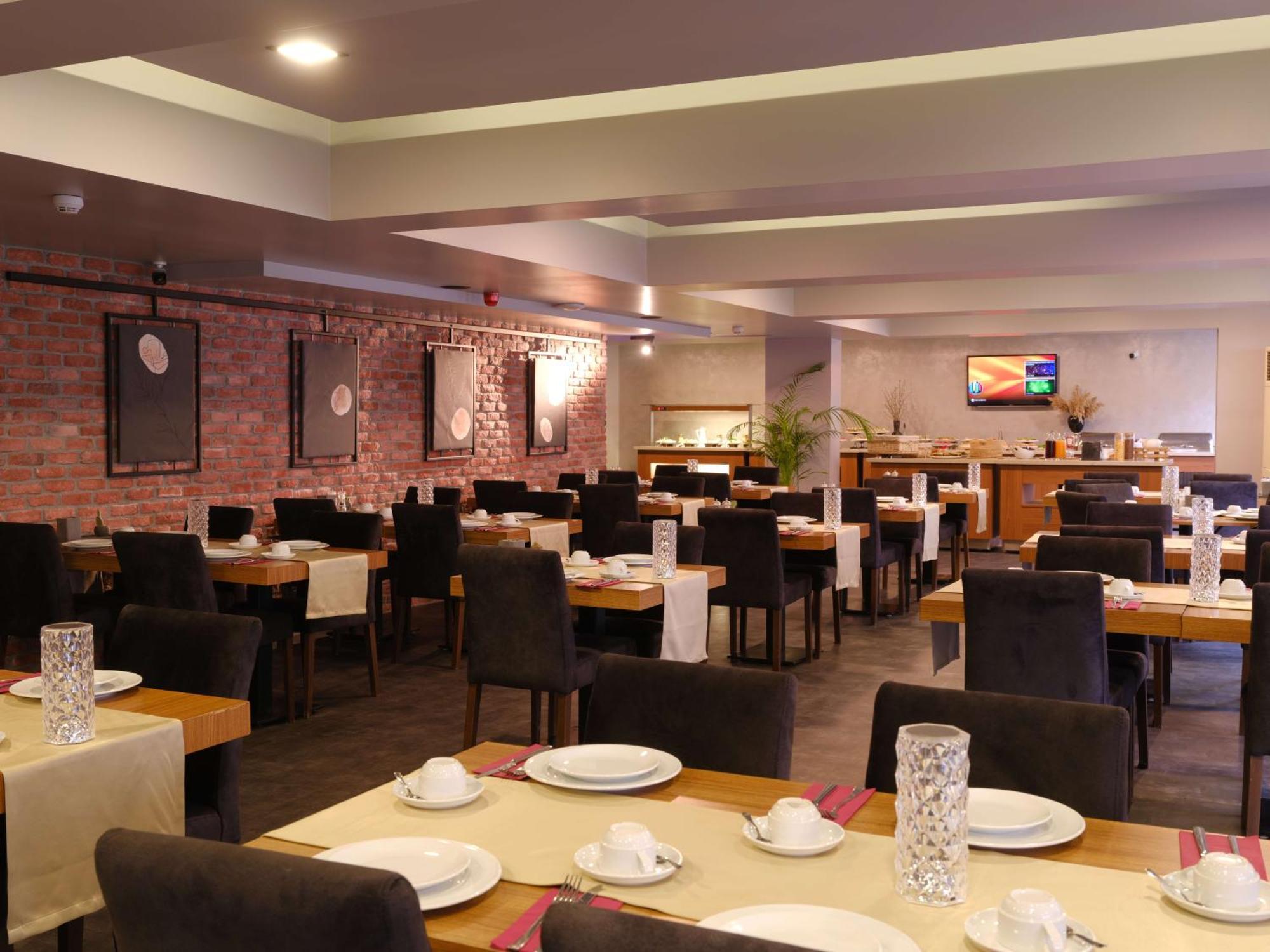 Sennacity Hotel Eskisehir Bagian luar foto